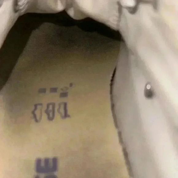 SOLD. SOLD. Converse Chucks size 7 - Picture 6 of 9